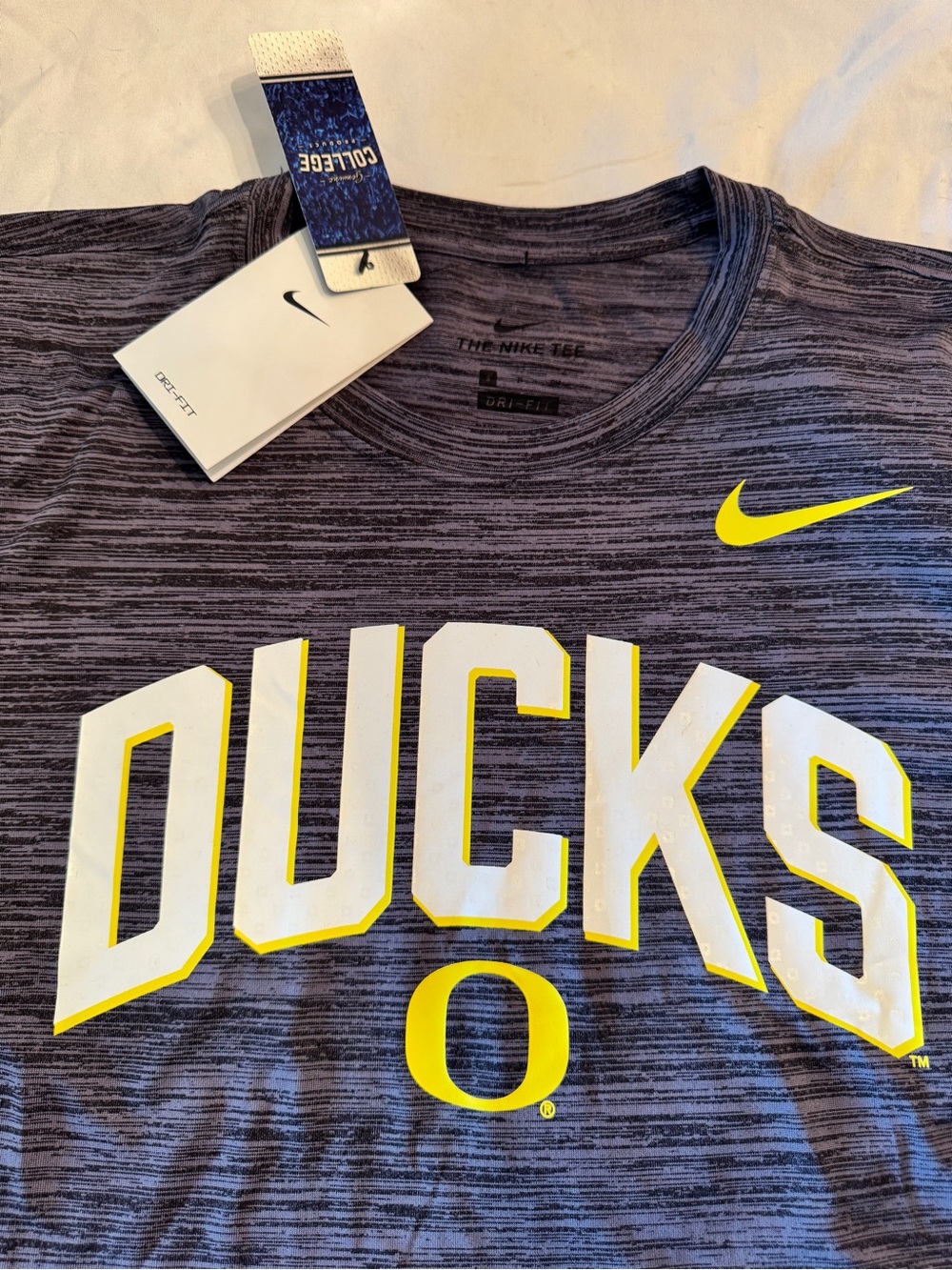 Nike Dri-FIT Men's 'Ducks' Performance T-Shirt - Heather Gray with Yellow